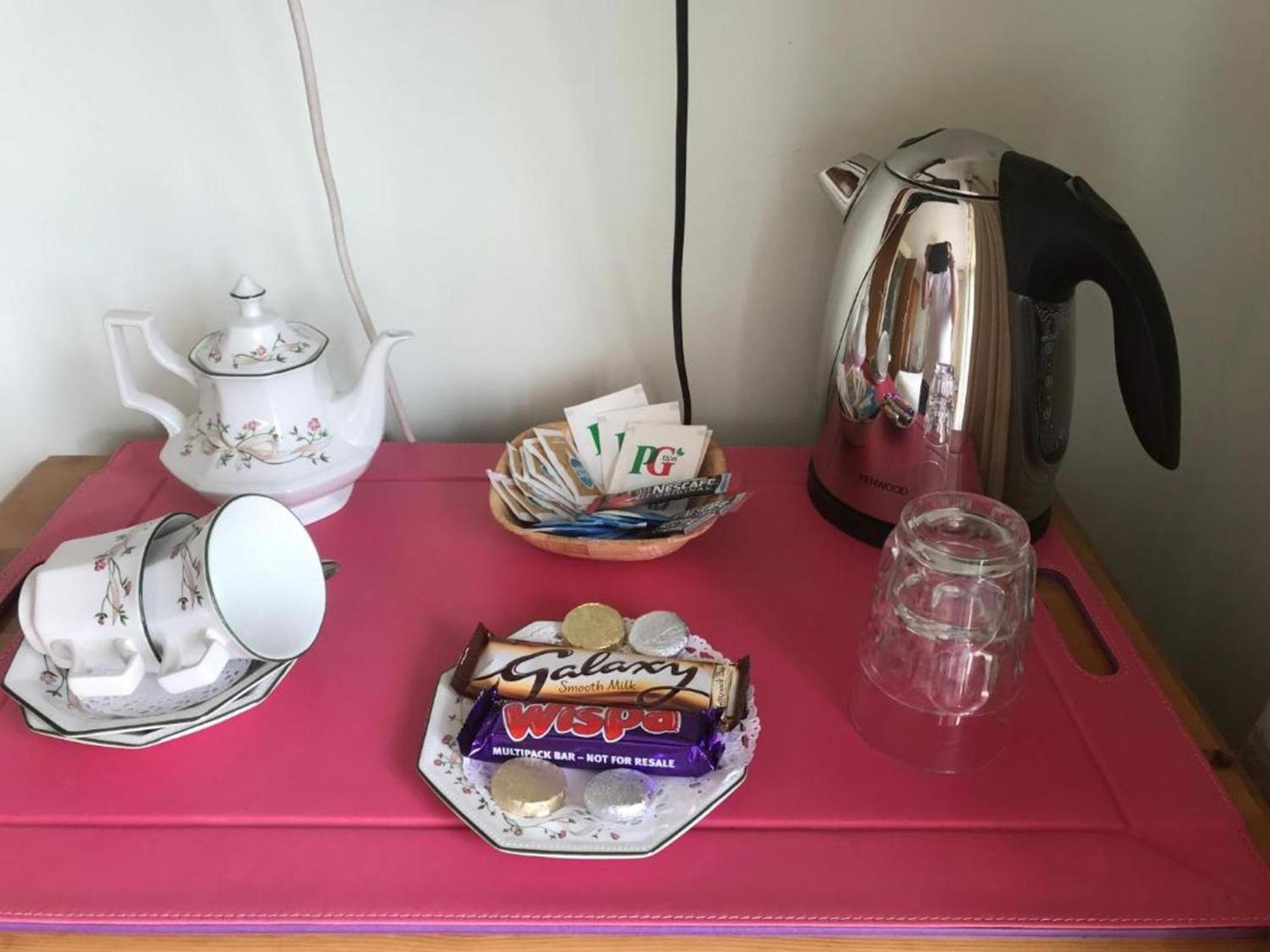 Room In Guest Room - Orchard Manor, Fore Street, Nr טרורו מראה חיצוני תמונה