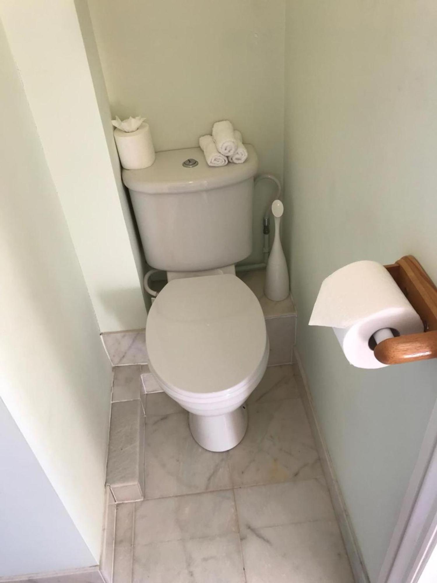 Room In Guest Room - Orchard Manor, Fore Street, Nr טרורו מראה חיצוני תמונה