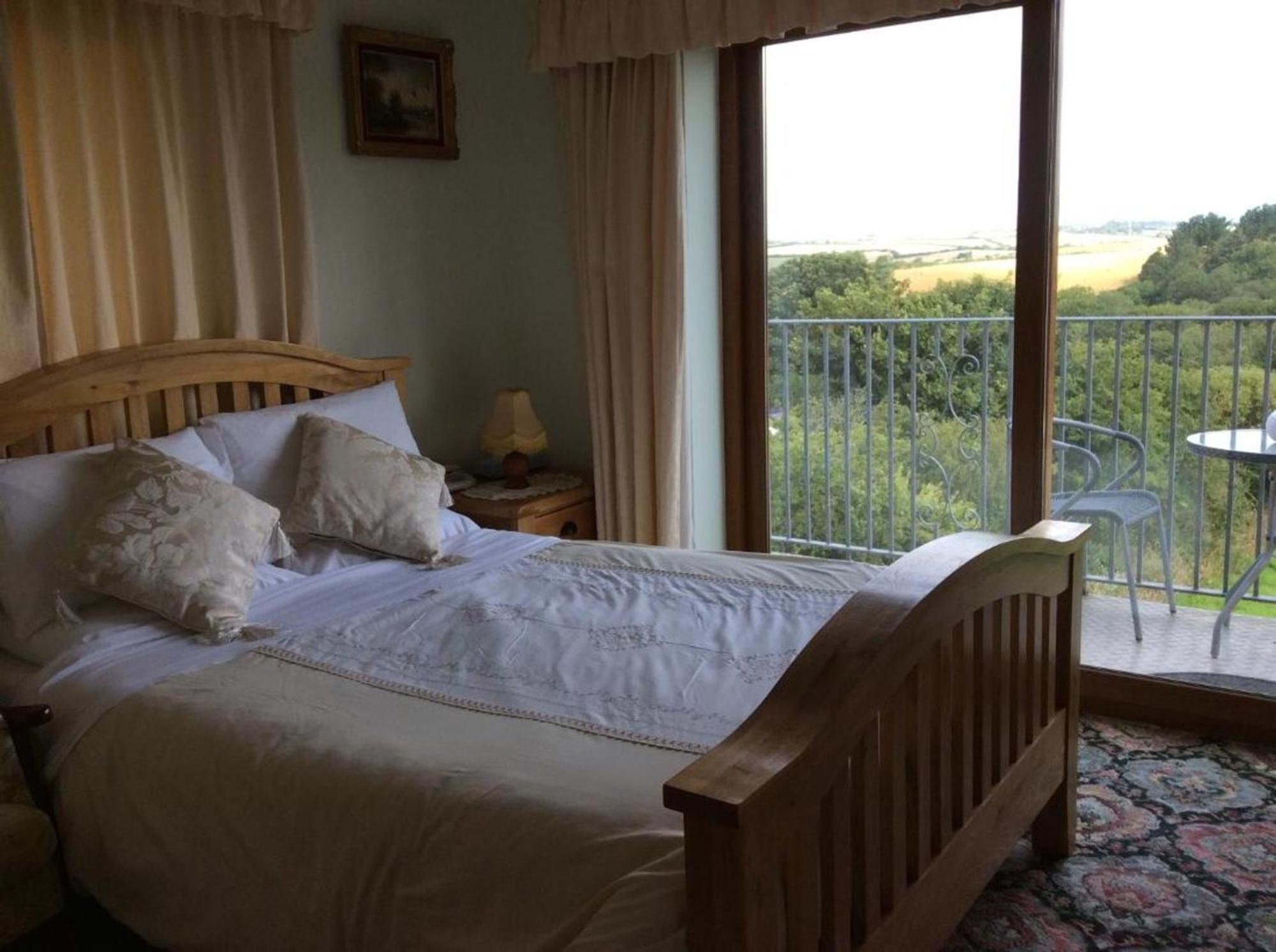 Room In Guest Room - Orchard Manor, Fore Street, Nr טרורו מראה חיצוני תמונה